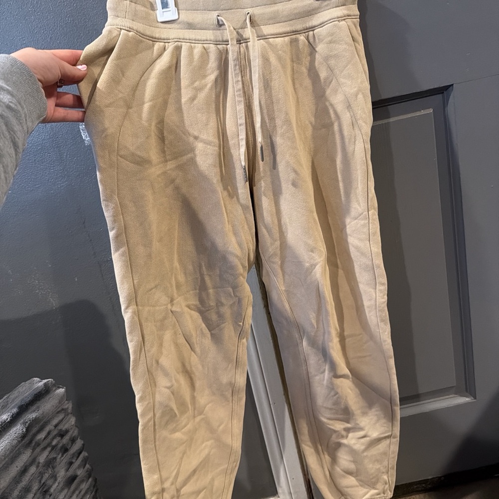 Cream Lululemon Scuba Joggers size 6